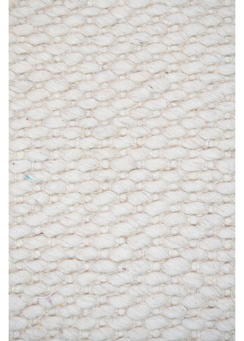 Tapete Texturizado Neutro con Tejido Chevron para un Ambiente Luminoso